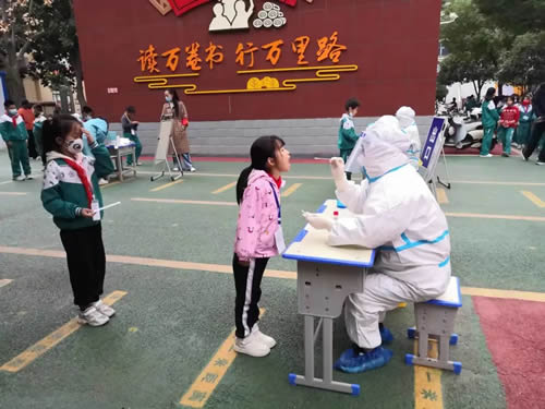 臥龍婦幼人，好樣的！向你們致敬！
